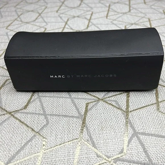 MARC By MARC JACOBS Yellow Gold Sunglasses - Picture 7 of 8